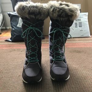 BARELY worn LLBean Snow Boots